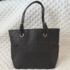 MICHAEL Michael Kors Black Saffiano Leather Jet Set Signature Shoulder Bag